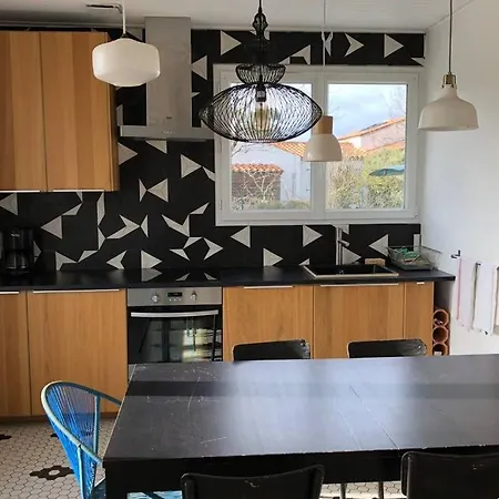 Charmante Maison Avec Jardin Pres Des Plages Holiday home Le Bernard